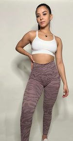 Load image into Gallery viewer, Purple Tiger Leggings