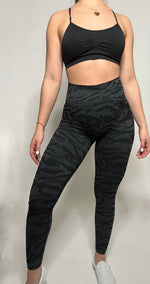 Load image into Gallery viewer, Black Tiger Leggings
