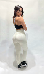 Load image into Gallery viewer, Ivory Peachy leggings
