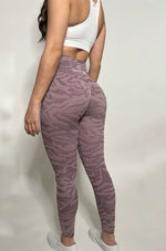 Load image into Gallery viewer, Purple Tiger Leggings
