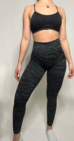 Load image into Gallery viewer, Black Tiger Leggings
